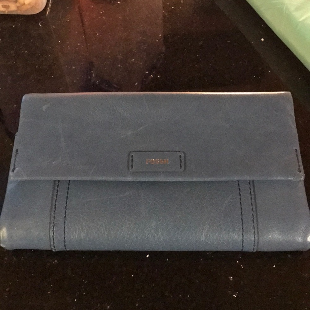 Fossil wallet.